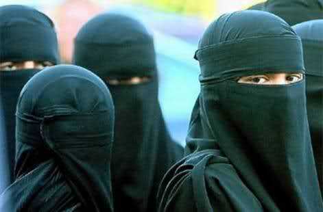 Usia Wajib Wanita Menutup Aurat